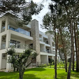 Eme - Kompleksi San Pietro, Gjiri I Lalzit Durrës